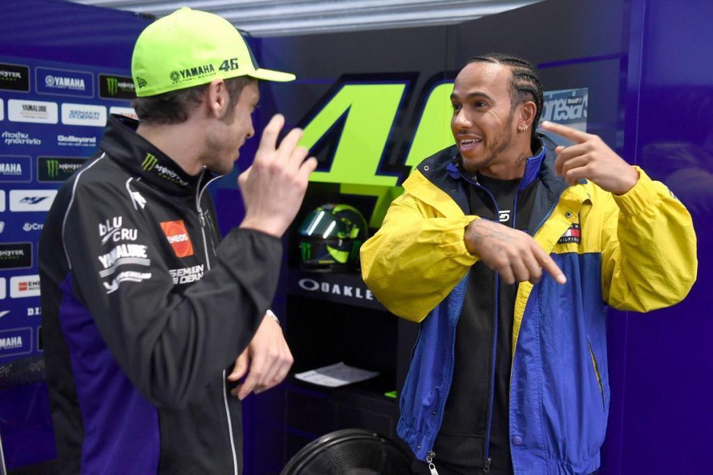 Hamilton ansioso de probar la Moto de Valentino Rossi