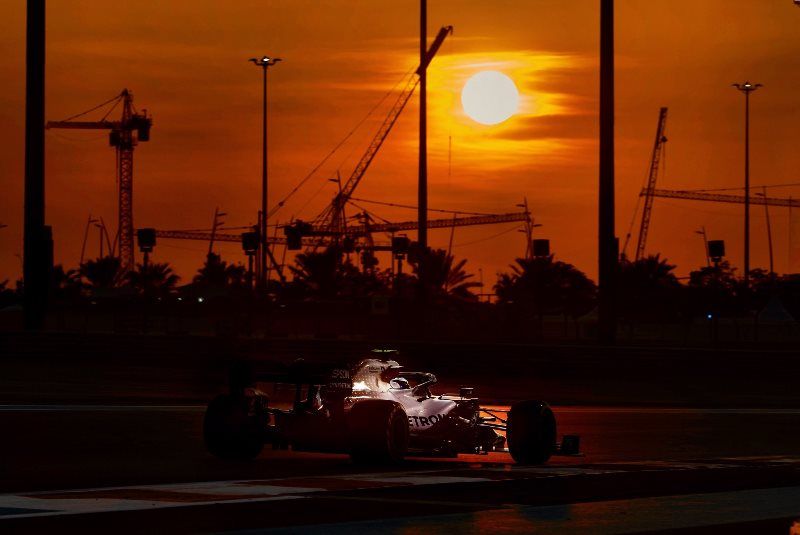 Libres 1: Valtteri Bottas y Mercedes empiezan mandando en Abu Dhabi