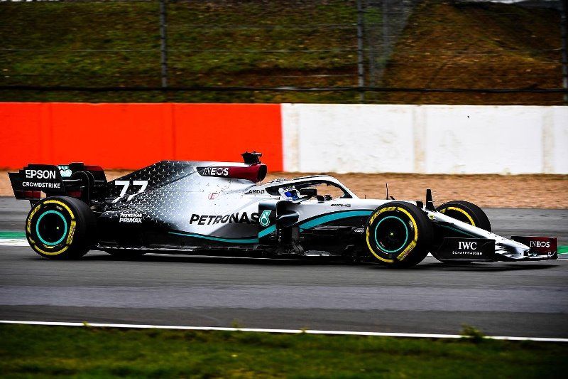 Hamilton y Bottas suman sus primeros kilómetros en el Mercedes W11