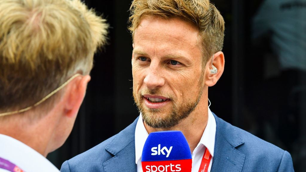 Jenson Button, cree que Ricciardo no debería ser piloto reserva en Mercedes