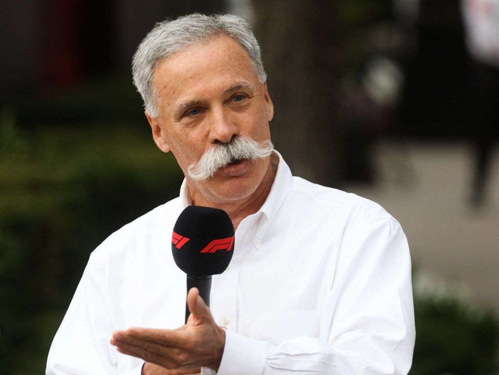 Chase Carey sobre el COVID-19 “Si un piloto da positivo, saldrá el piloto reserva disponible”