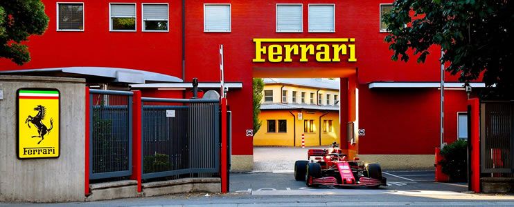 Charles Leclerc conduce la Ferrari SF1000 por las calles de Maranello