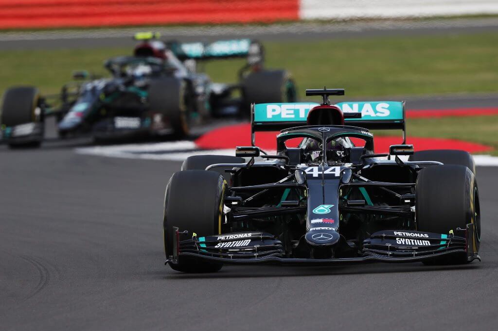 Lewis Hamilton gana el GP de Gran Bretaña con un neumático pinchado