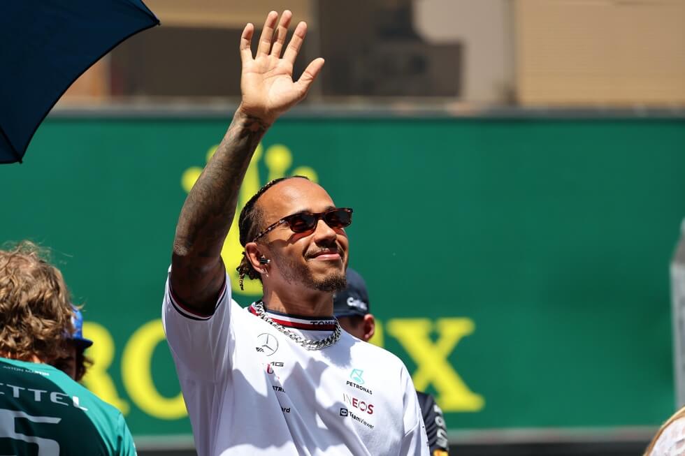 “Si Lewis Hamilton no tiene un coche competitivo en 2023, podría retirarse”