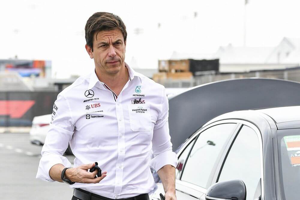 Toto Wolff: “Con suerte desafiaremos a Red Bull y Ferrari por las victorias”