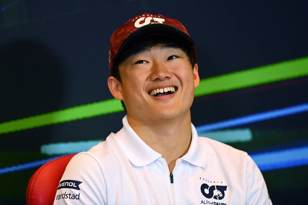 Yuki Tsunoda: “Veo a Helmut Marko como un amigo y mentor”