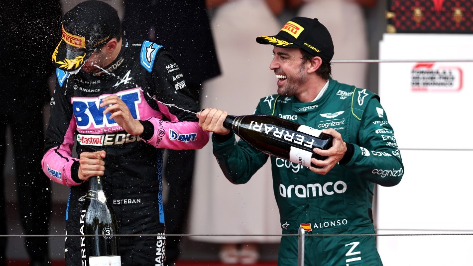 Esteban Ocon reconoce el gran momento que está viviendo Alonso con Aston Martin