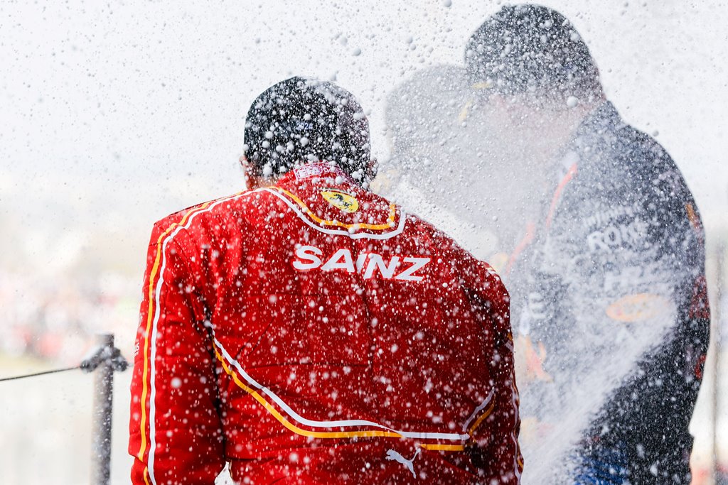 En Ferrari admiran la dedicación y compromiso de Sainz pese a que no seguirá en el equipo